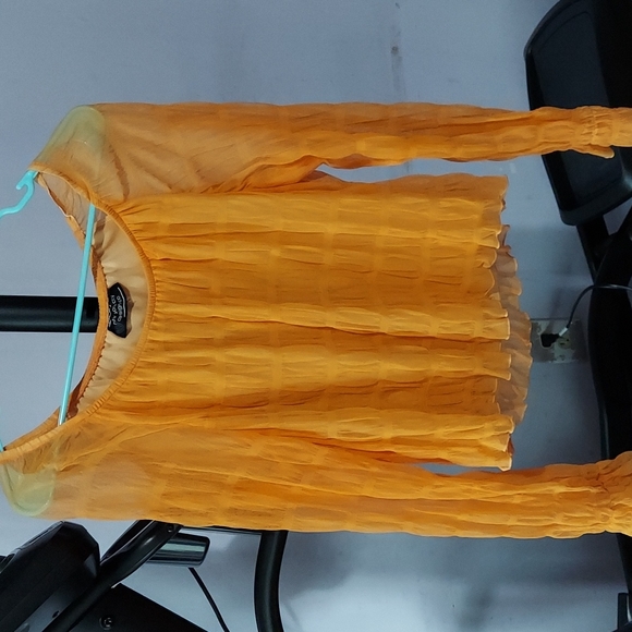 Tops 5 for $20 - Picture 4 of 16